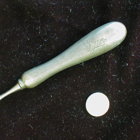 Sterling silver antique nail tool, engraved "Sue" -- hallmarked, lovely patina - Picture 7 of 15